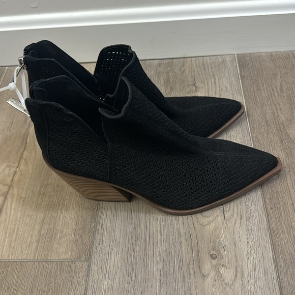 NEW! Vince Camuto Black Gibbela Woven Pointed Toe Ankle Bootie - Size 7.5 - Picture 5 of 10